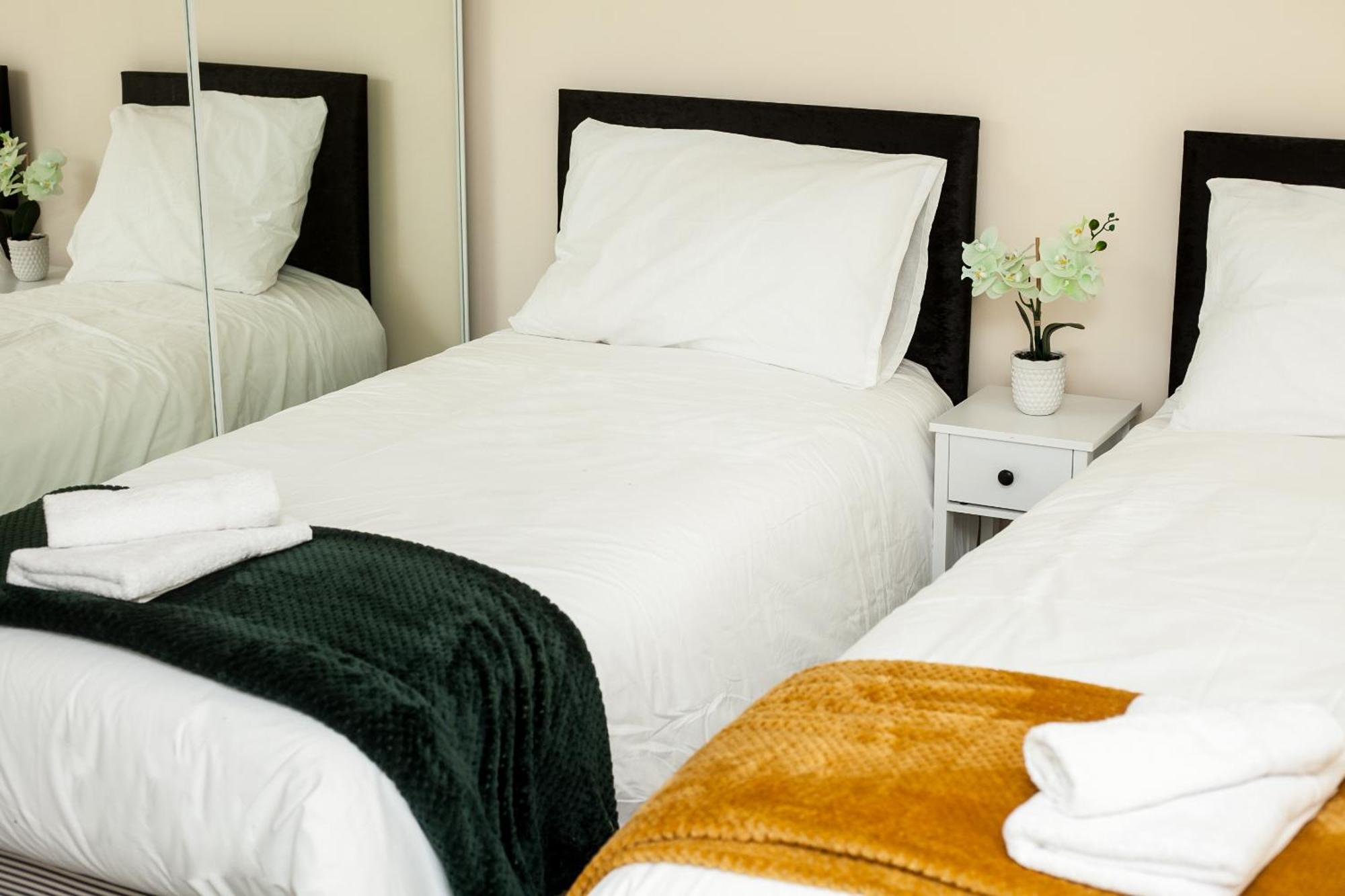 Avril Warwickshire Home Stay Nuneaton Eksteriør bilde