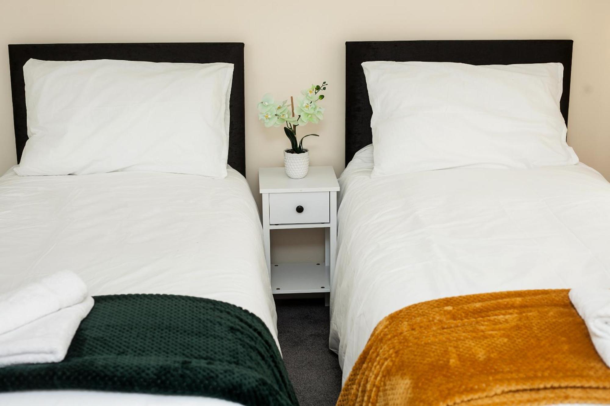 Avril Warwickshire Home Stay Nuneaton Eksteriør bilde