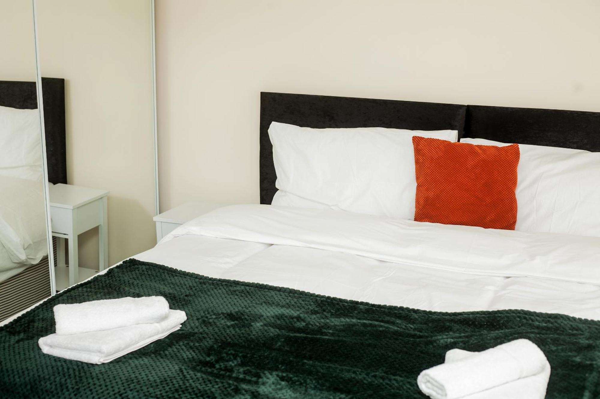 Avril Warwickshire Home Stay Nuneaton Eksteriør bilde