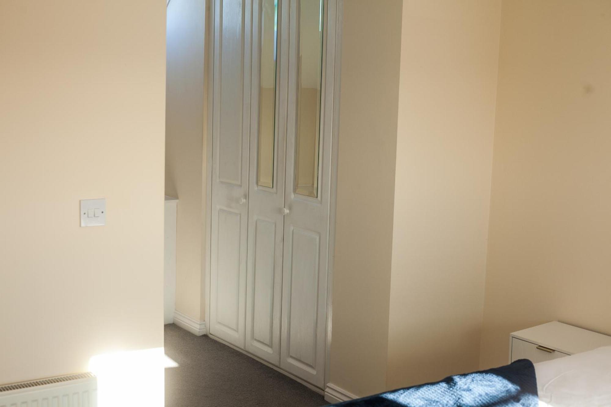 Avril Warwickshire Home Stay Nuneaton Eksteriør bilde