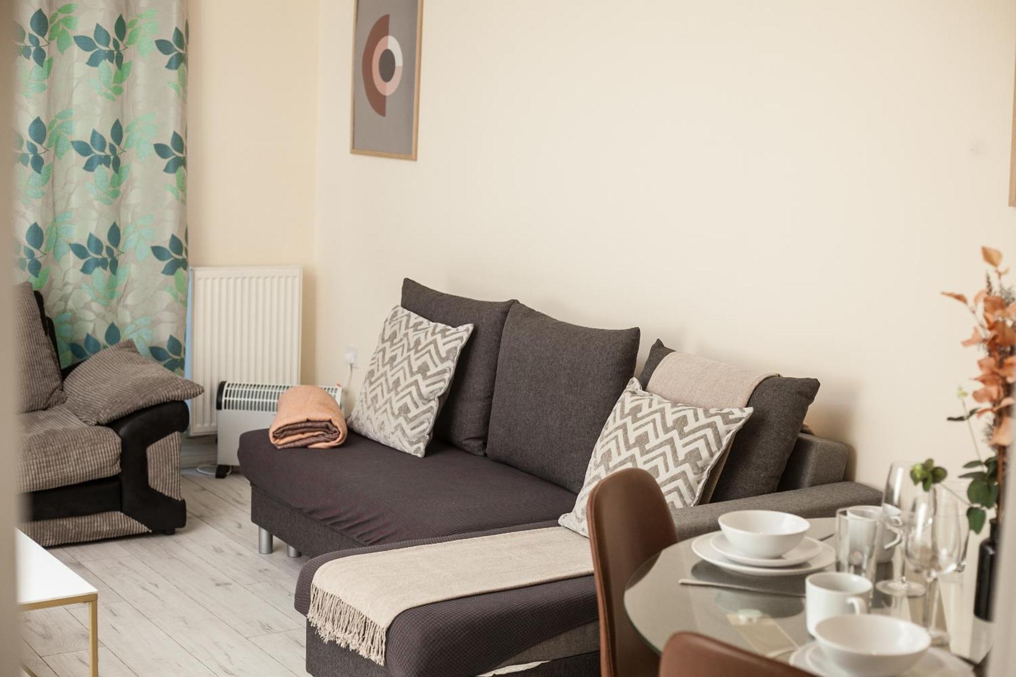 Avril Warwickshire Home Stay Nuneaton Eksteriør bilde