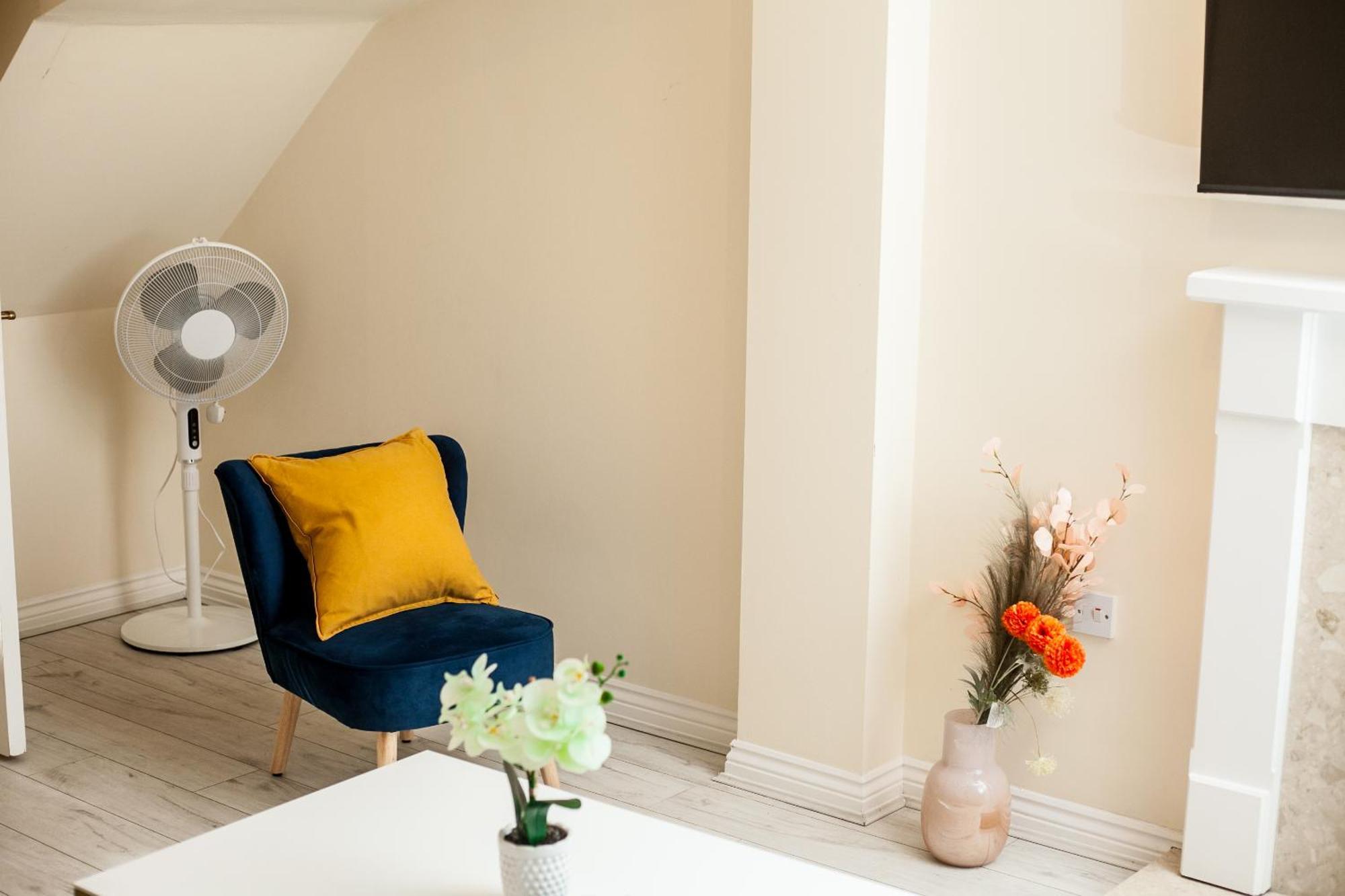 Avril Warwickshire Home Stay Nuneaton Eksteriør bilde