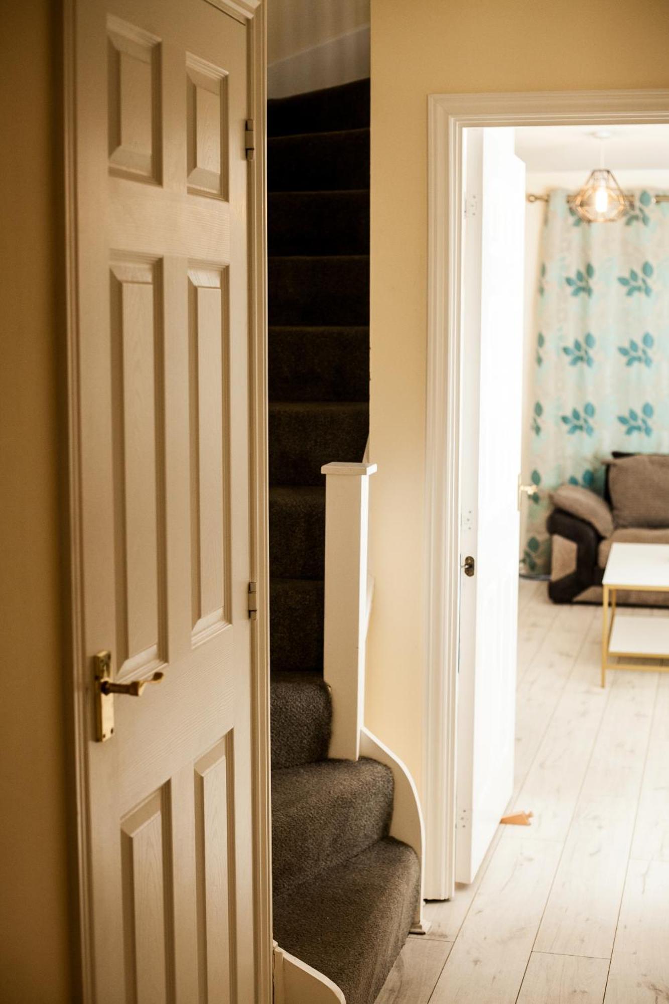 Avril Warwickshire Home Stay Nuneaton Eksteriør bilde