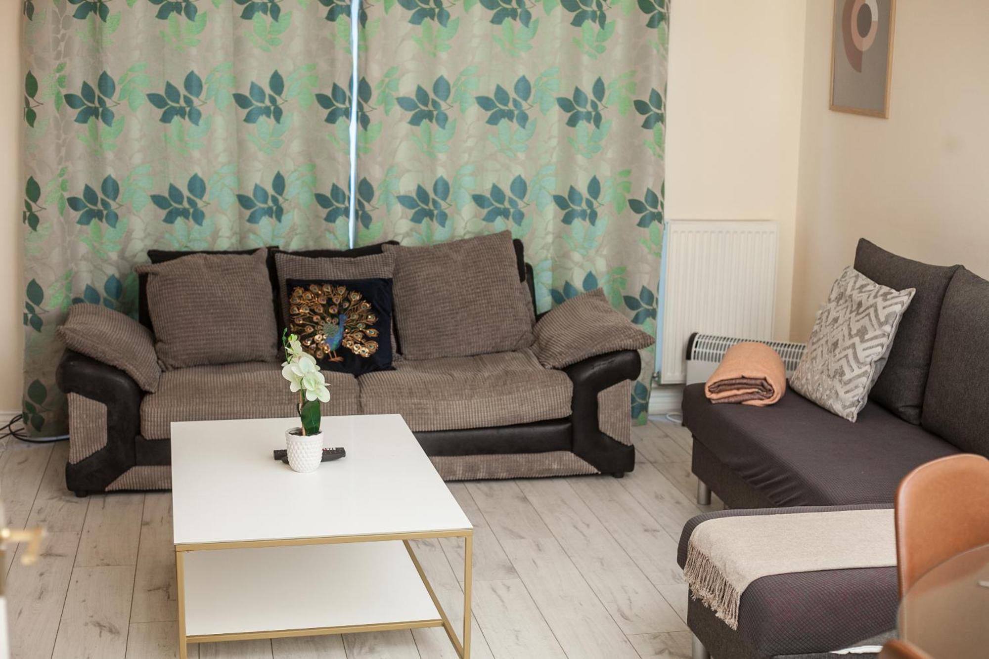 Avril Warwickshire Home Stay Nuneaton Eksteriør bilde